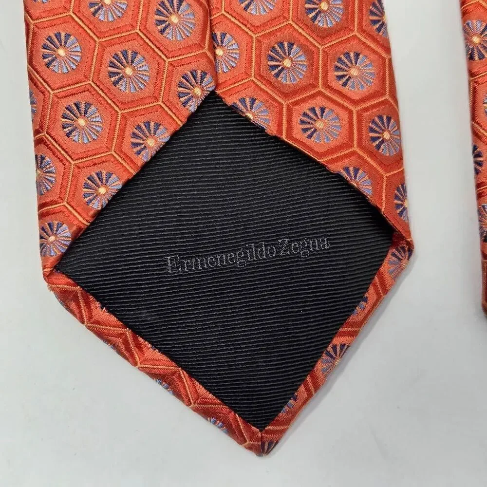 ERMENEGILDO ZEGNA SILK TIE ORANGE HEXAGON BLUE PINWHEEL SATIN LUXURY 3.5